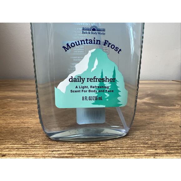 Bath & Body Works Men Mountain Frost Daily Refresher - 8 fl oz - Picture 2 of 6